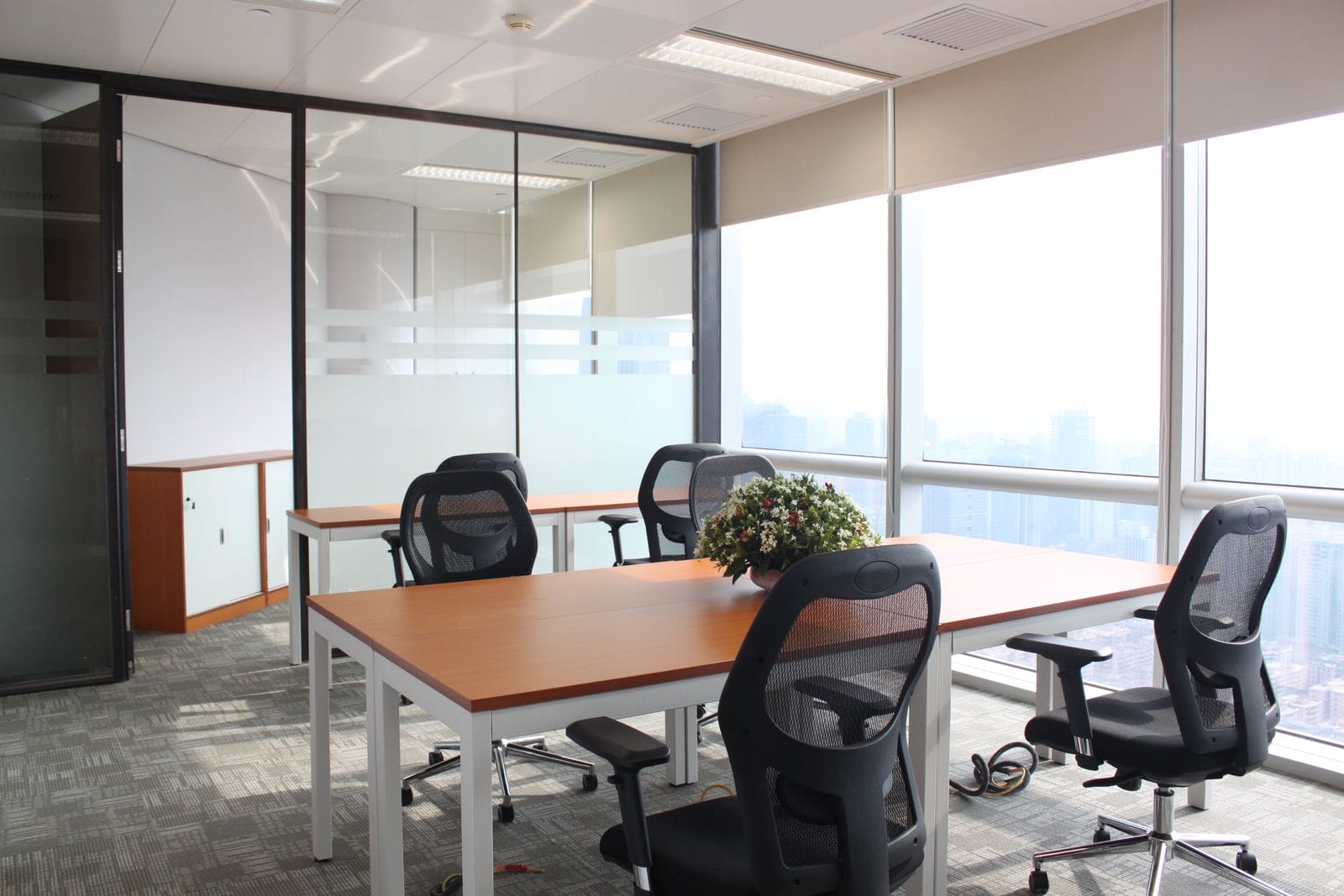 6-p external unit office space